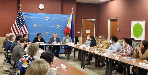 bureau in tagalog|bureaucracy in Tagalog .